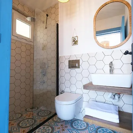 The Sun - Blue House, Guest house